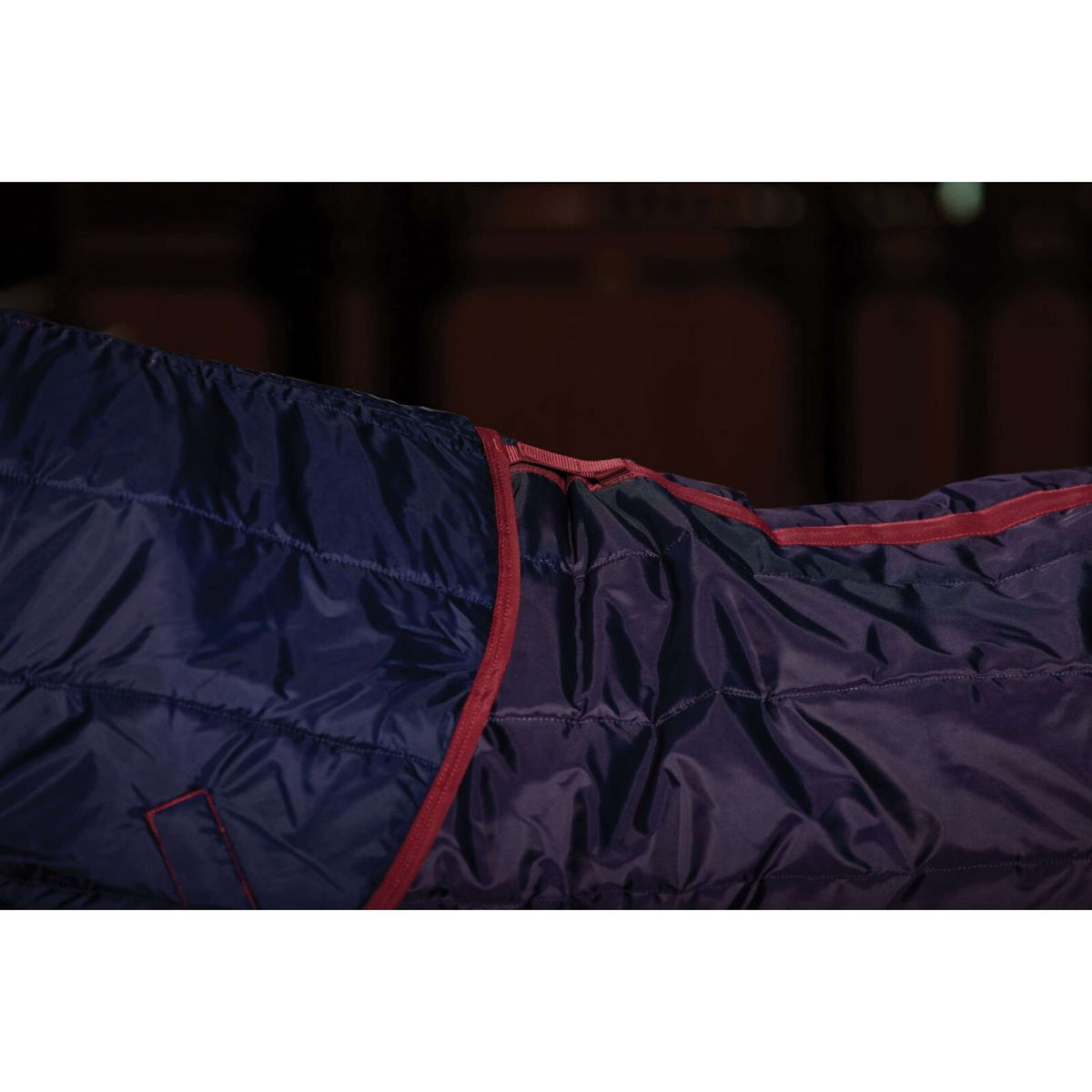 Weatherbeeta Coperta da scuderia Comfitec 210D Channel Quilt Combo Neck 220 g Navy/Burgundy